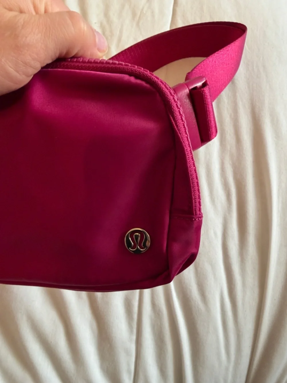 Lululemon Everywhere Belt Bag fanny pack pink purple berry - Picture 5 of 10